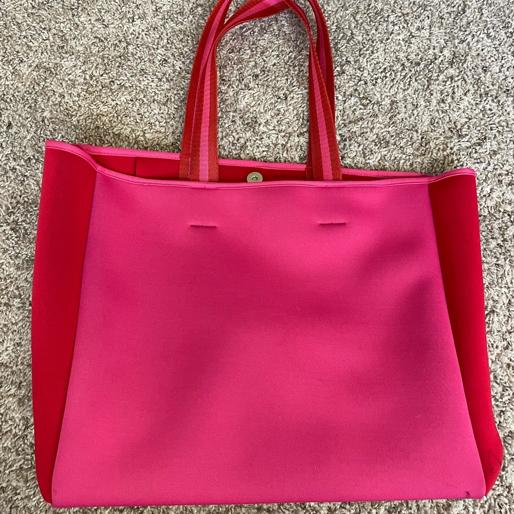 Summersalt neoprene tote